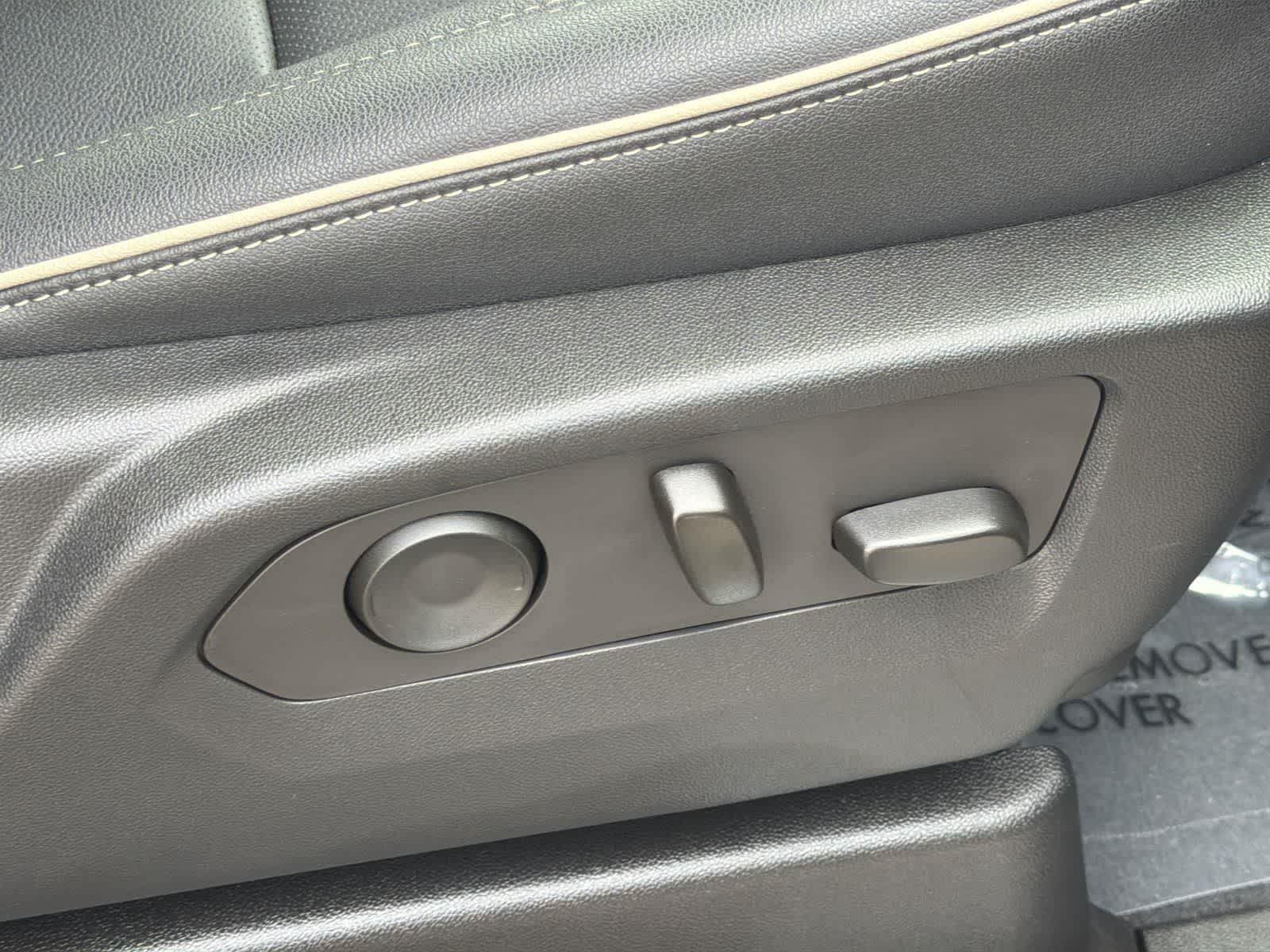 Thumbnail: 2023 GMC Yukon XL - 38