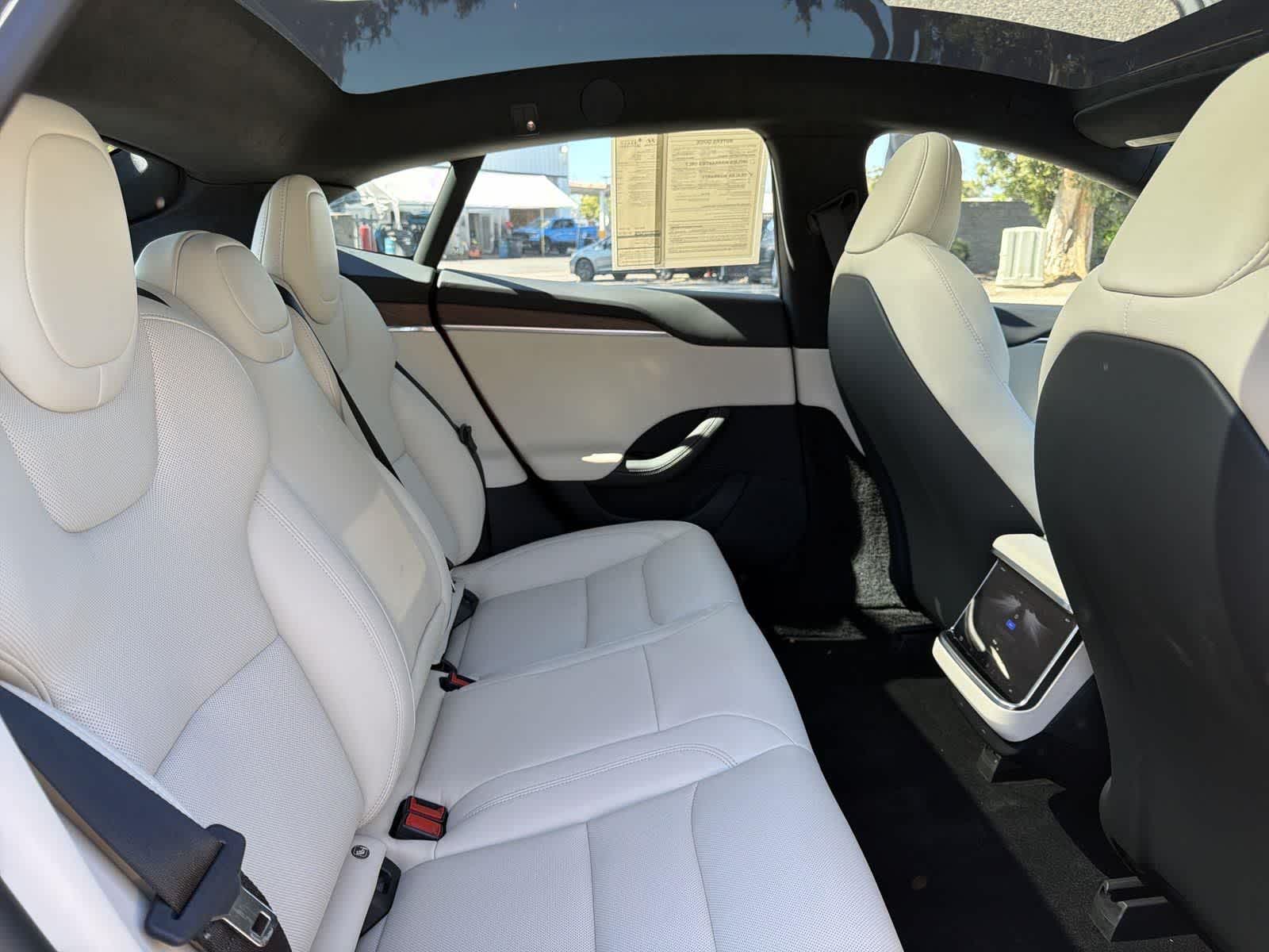 Thumbnail: 2023 Tesla Model S - 32