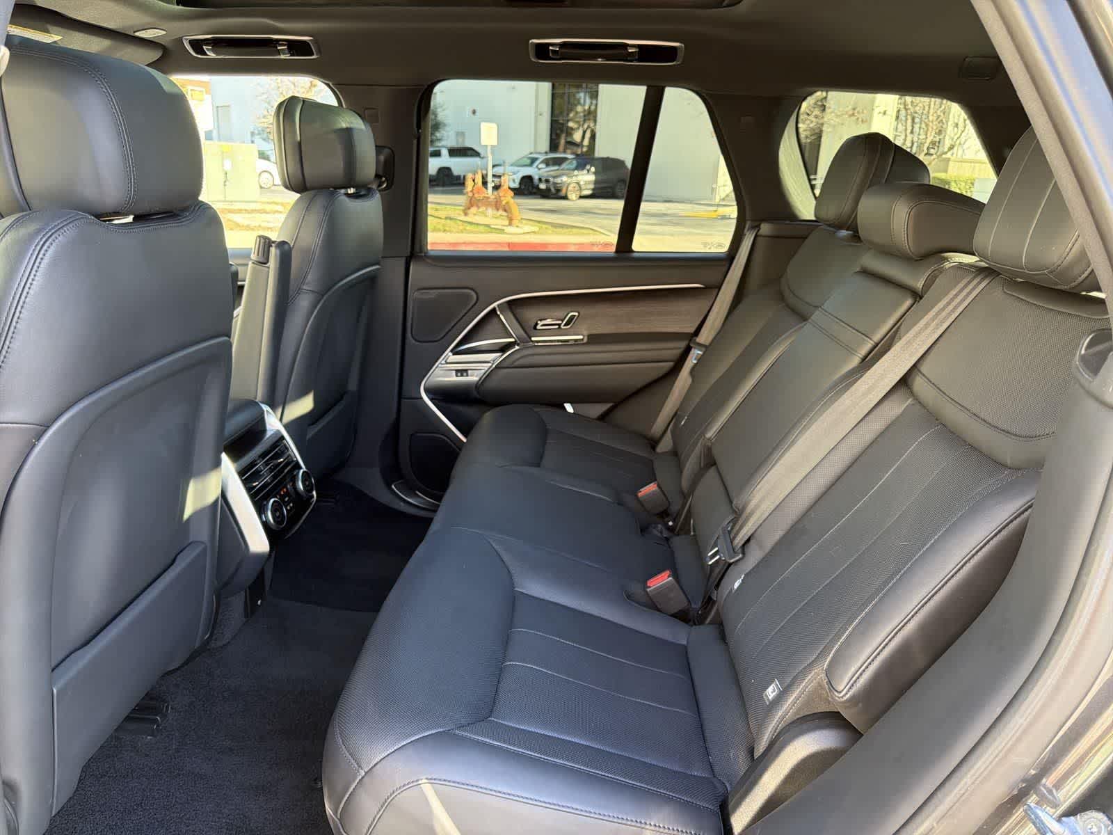 Thumbnail: 2023 Land Rover Range Rover - 26