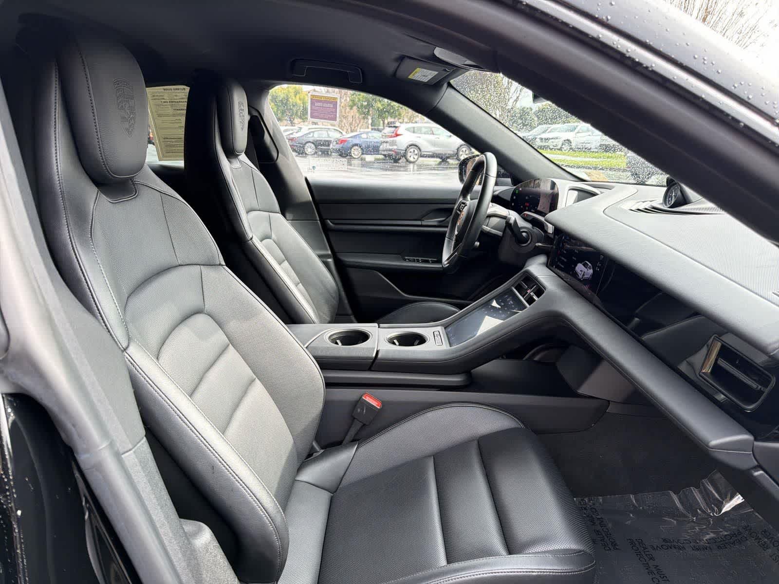 Thumbnail: 2022 Porsche Taycan - 33