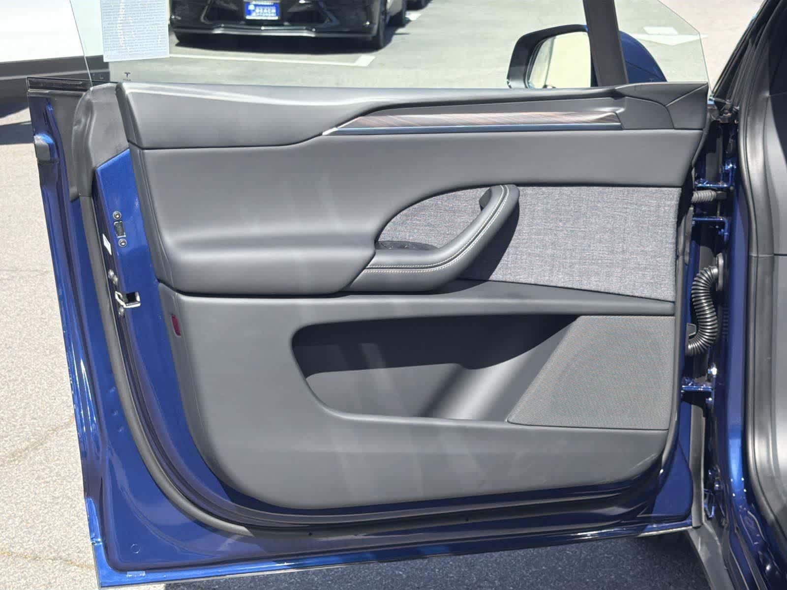 Thumbnail: 2025 Tesla Model X - 23