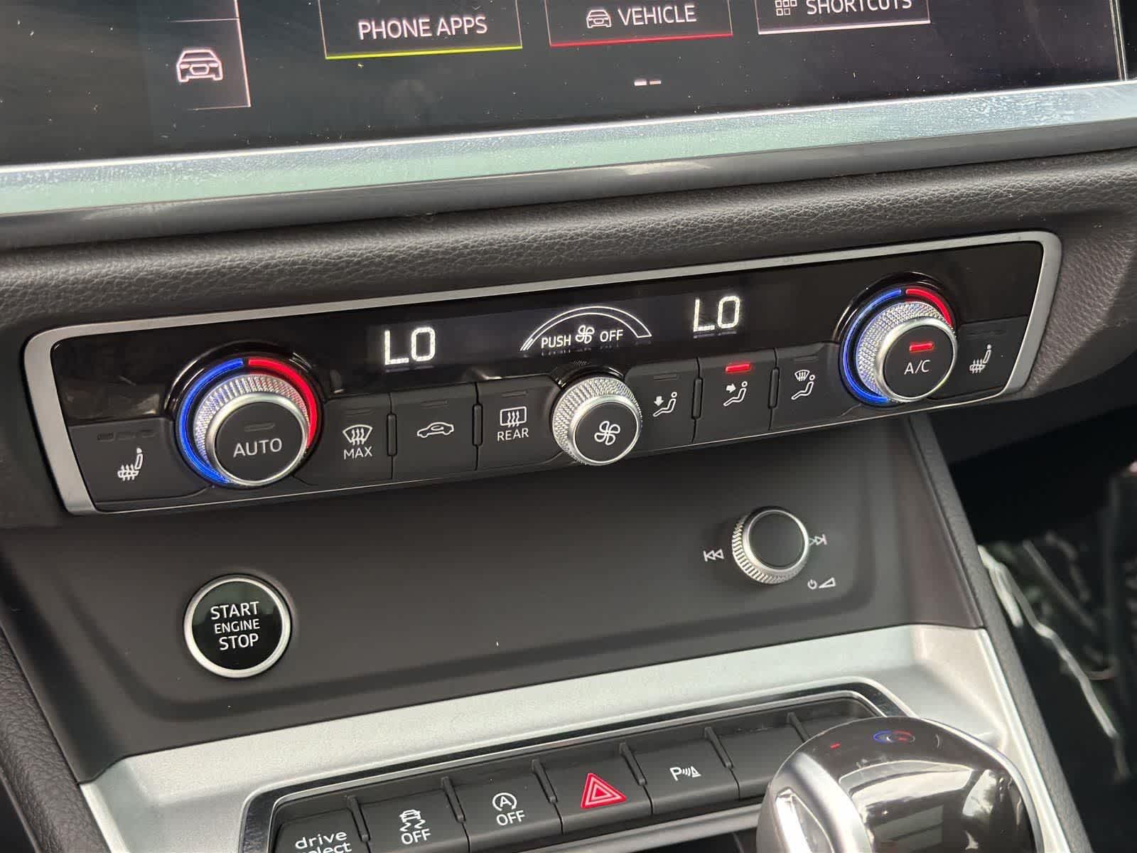 Thumbnail: 2021 Audi Q3 - 16