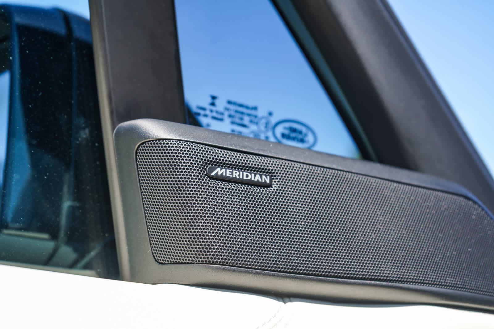 Thumbnail: 2023 Land Rover Range Rover - 24