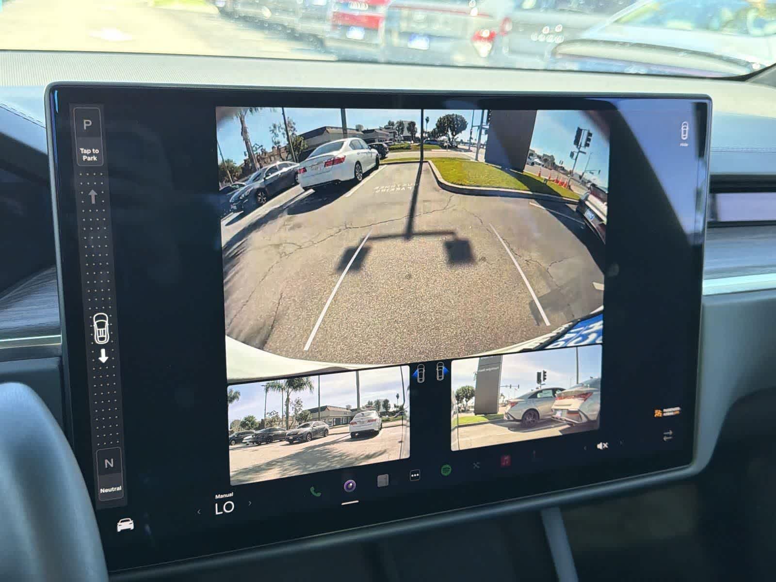 Thumbnail: 2022 Tesla Model X - 18