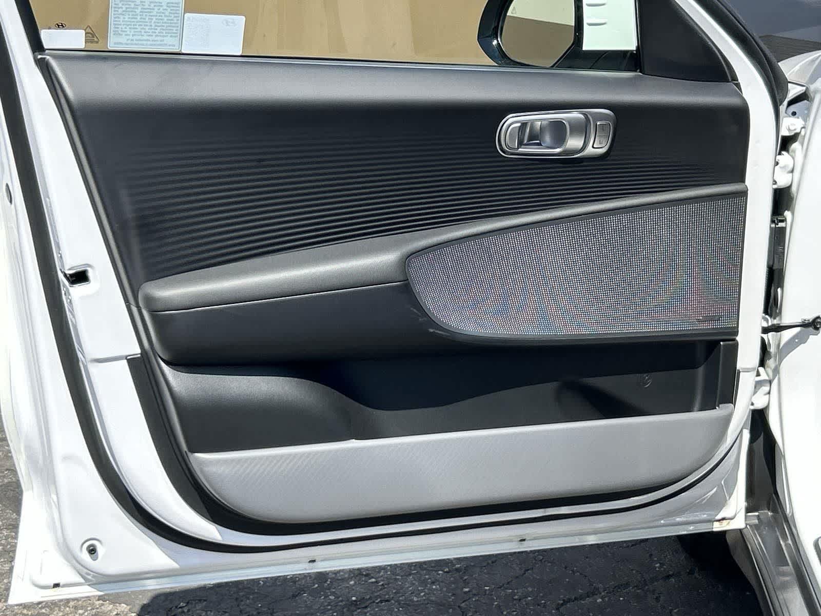 Thumbnail: 2025 Hyundai Ioniq 6 - 23