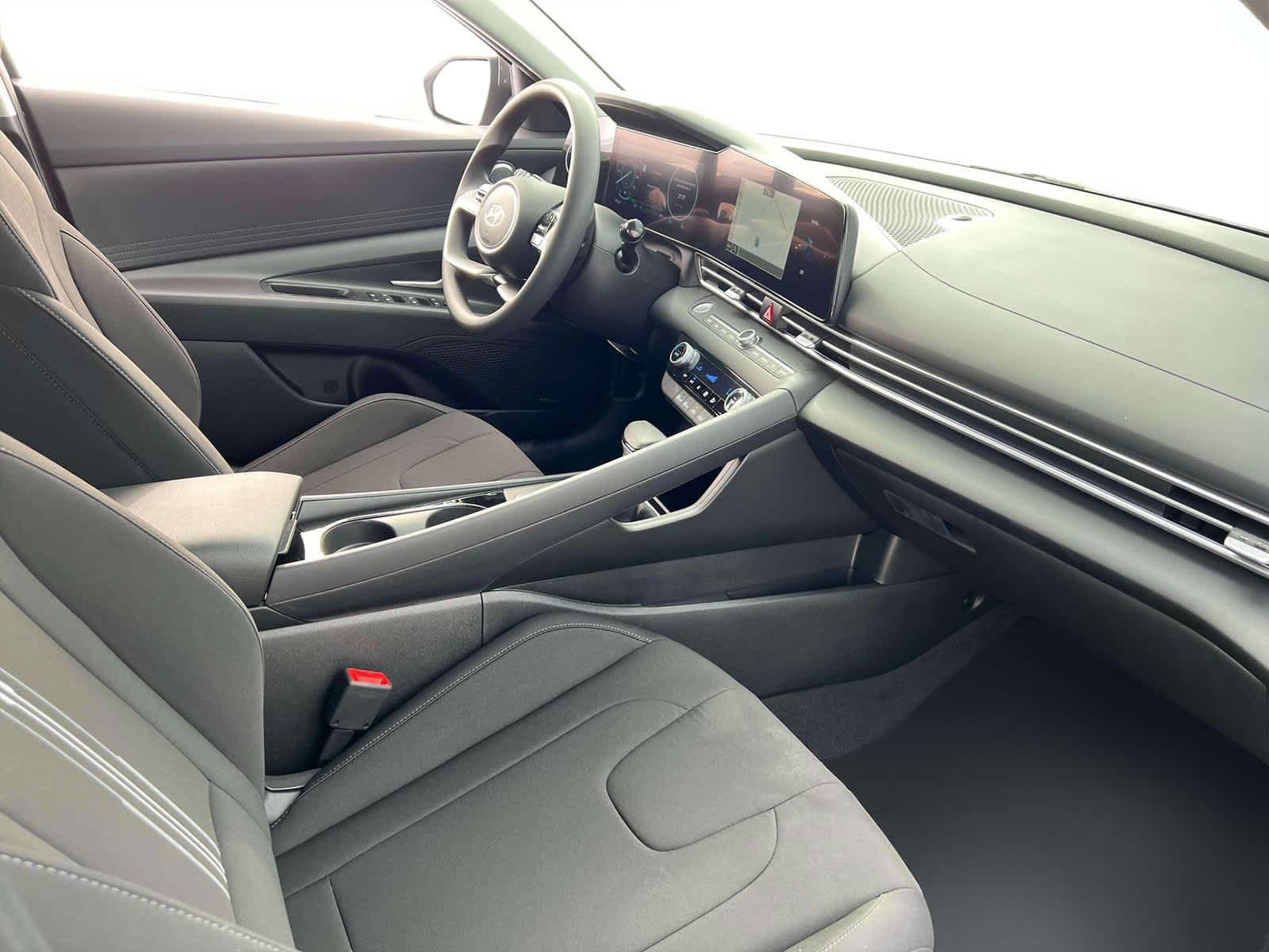 Thumbnail: 2025 Hyundai Elantra - 15