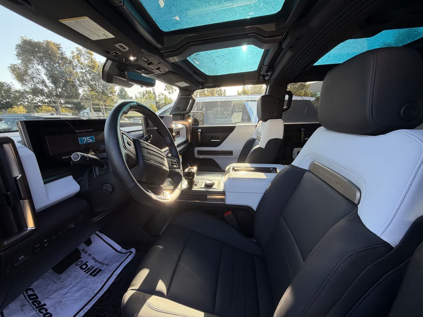 Thumbnail: 2025 GMC Hummer EV - 6