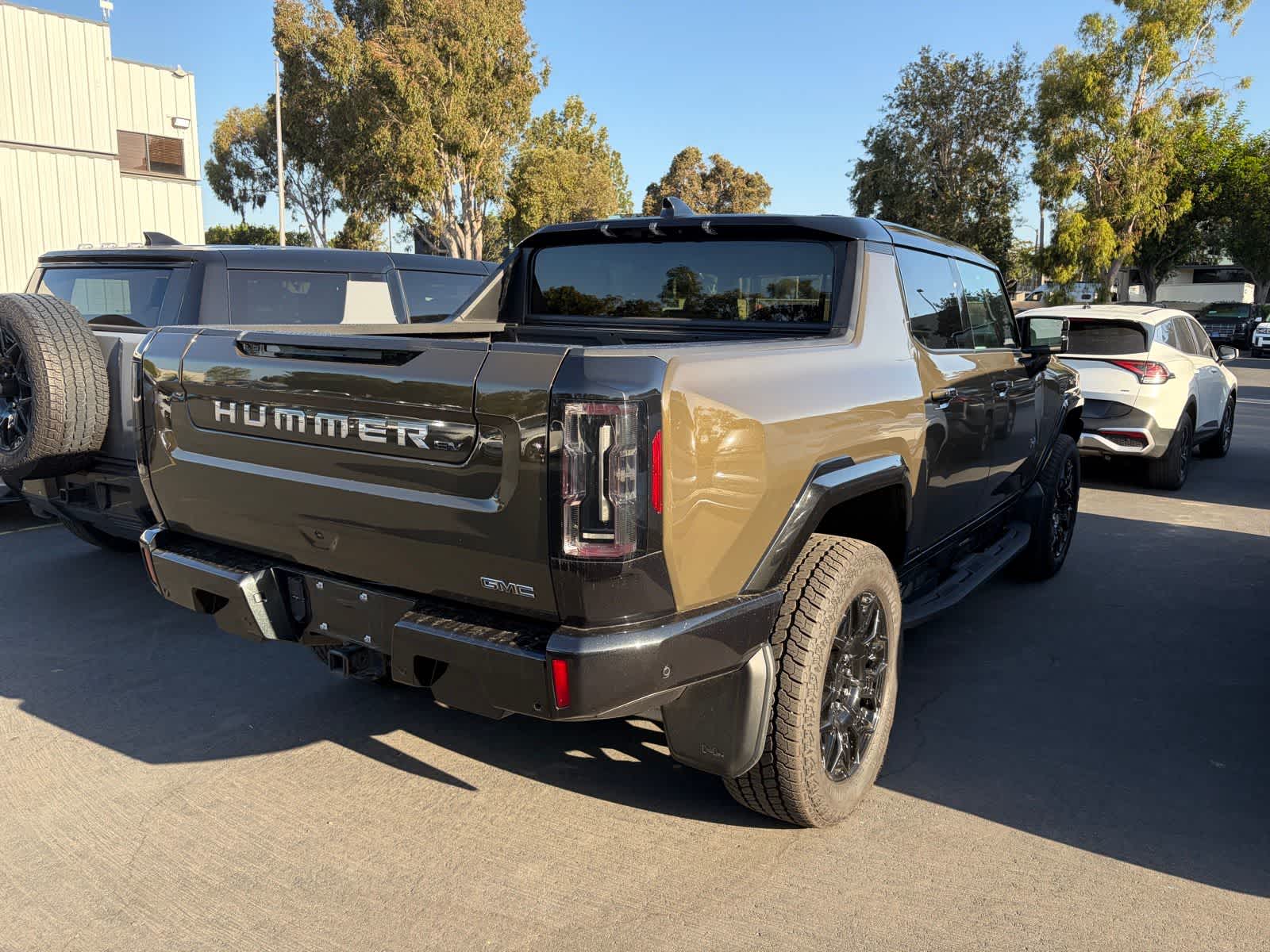 Thumbnail: 2025 GMC Hummer EV - 3