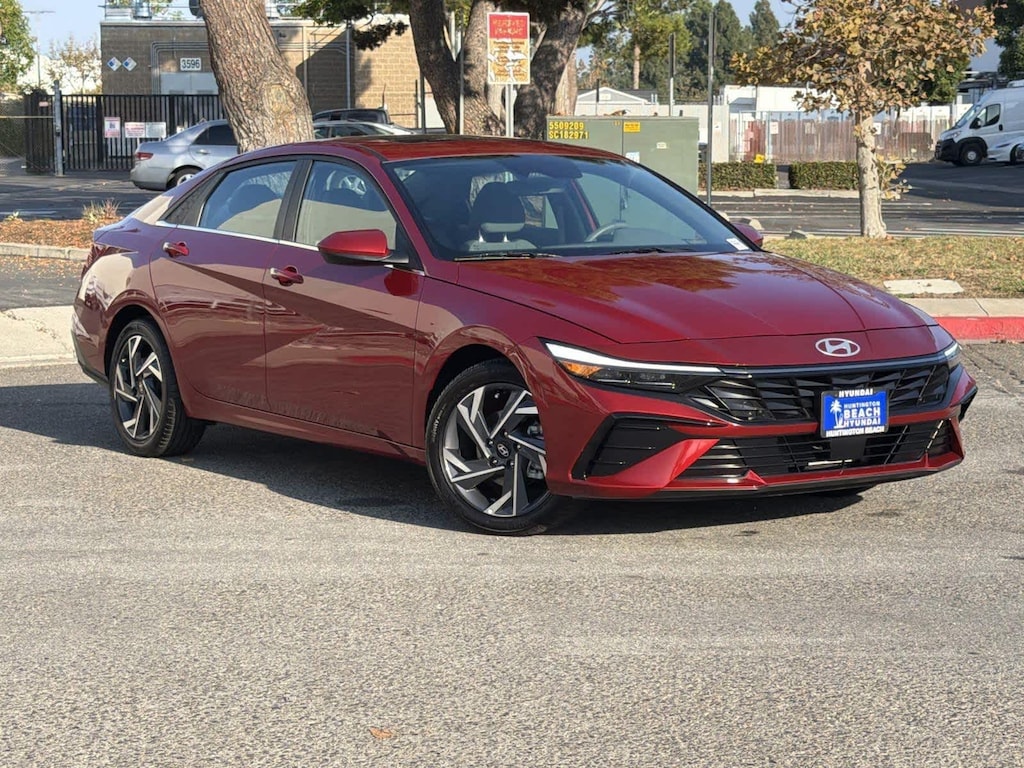 Certified 2025 Hyundai Elantra SEL Convenience Sedan