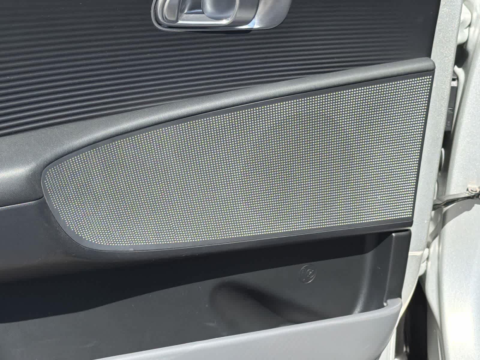 Thumbnail: 2023 Hyundai Ioniq 6 - 22