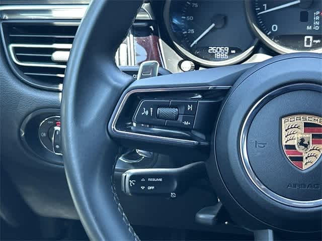 Thumbnail: 2022 Porsche Macan - 15