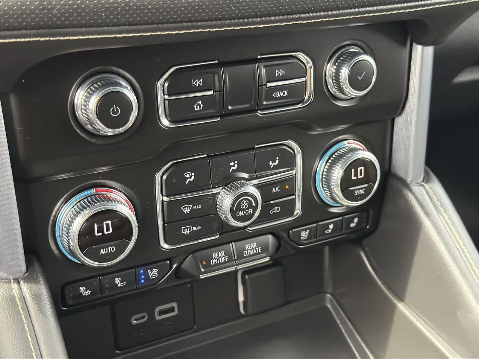 Thumbnail: 2023 GMC Yukon XL - 16