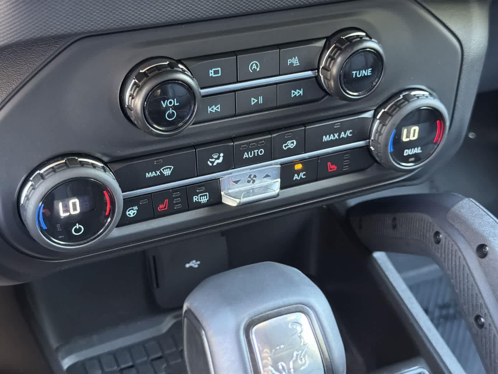 Thumbnail: 2024 Ford Bronco - 15