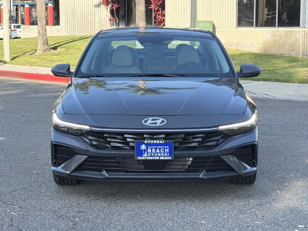 Certified 2025 Hyundai Elantra Hybrid Limited Sedan