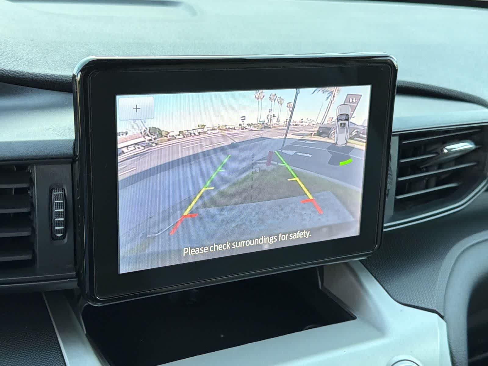 Thumbnail: 2021 Ford Explorer - 18