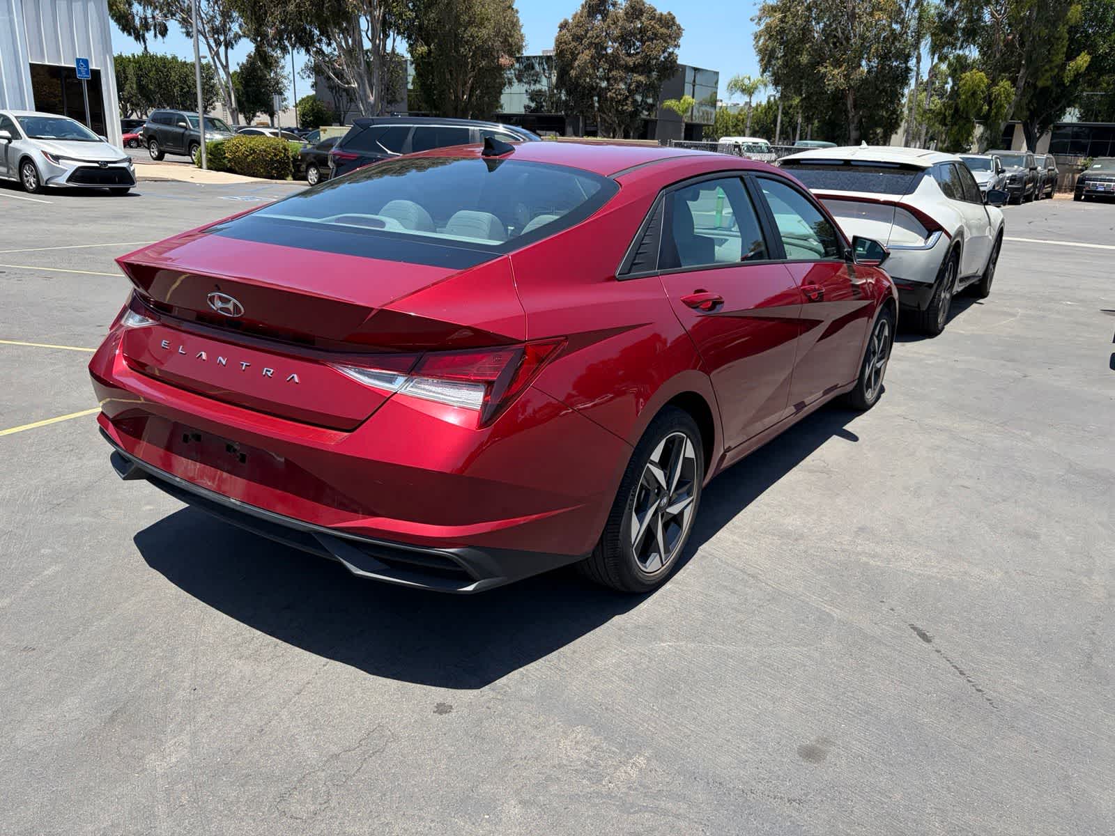 Thumbnail: 2023 Hyundai Elantra - 3