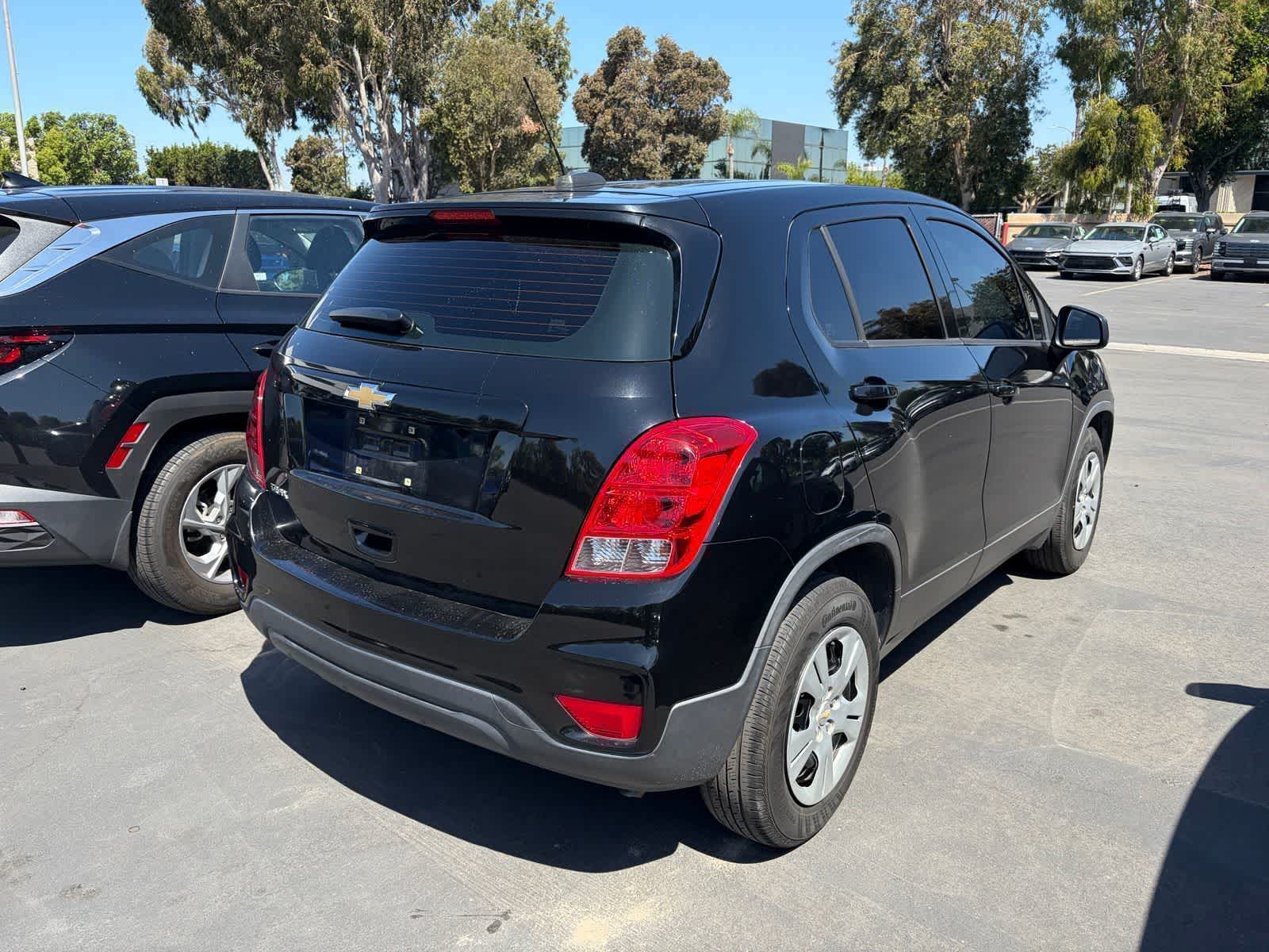 Thumbnail: 2018 Chevrolet Trax - 2