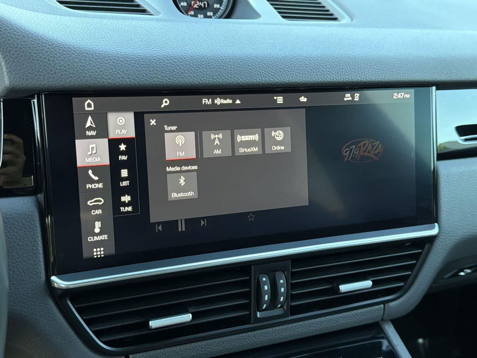 Thumbnail: 2021 Porsche Cayenne - 16