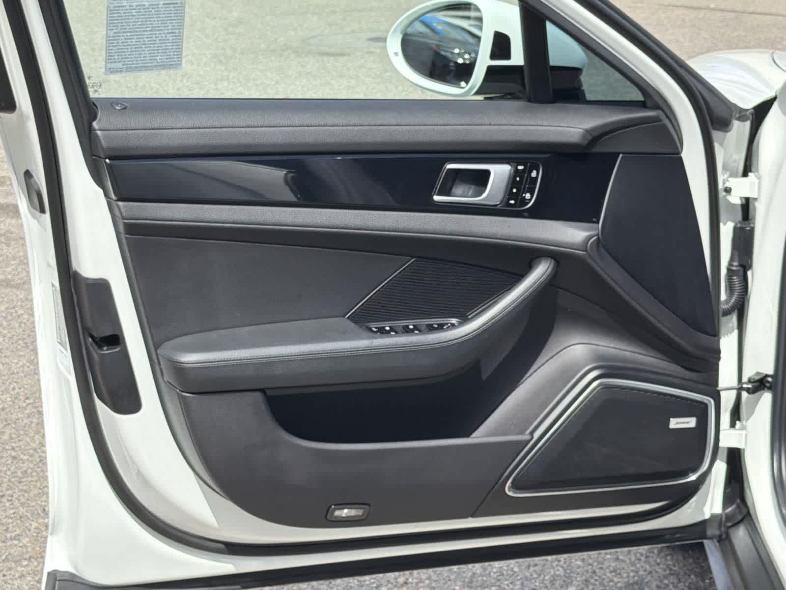 Thumbnail: 2021 Porsche Panamera - 23