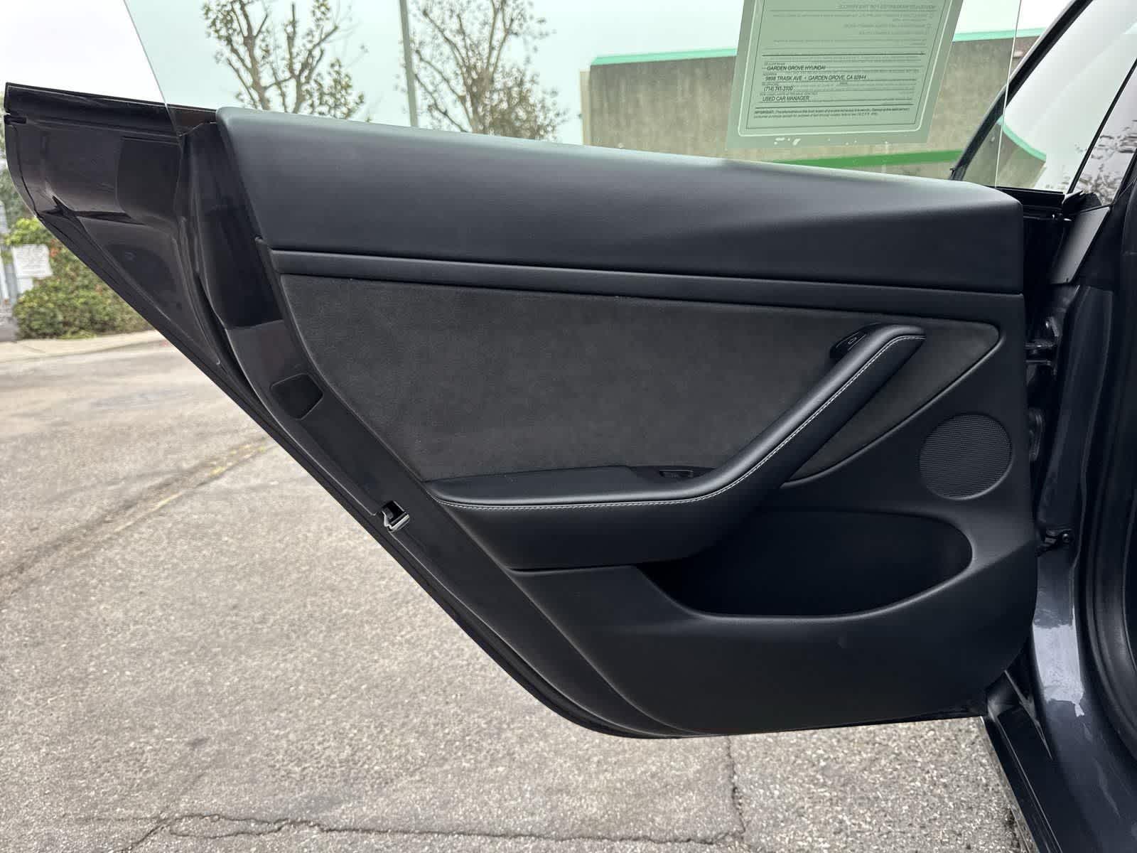 Thumbnail: 2022 Tesla Model 3 - 27