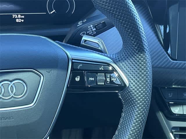 Thumbnail: 2022 Audi e-tron GT - 17