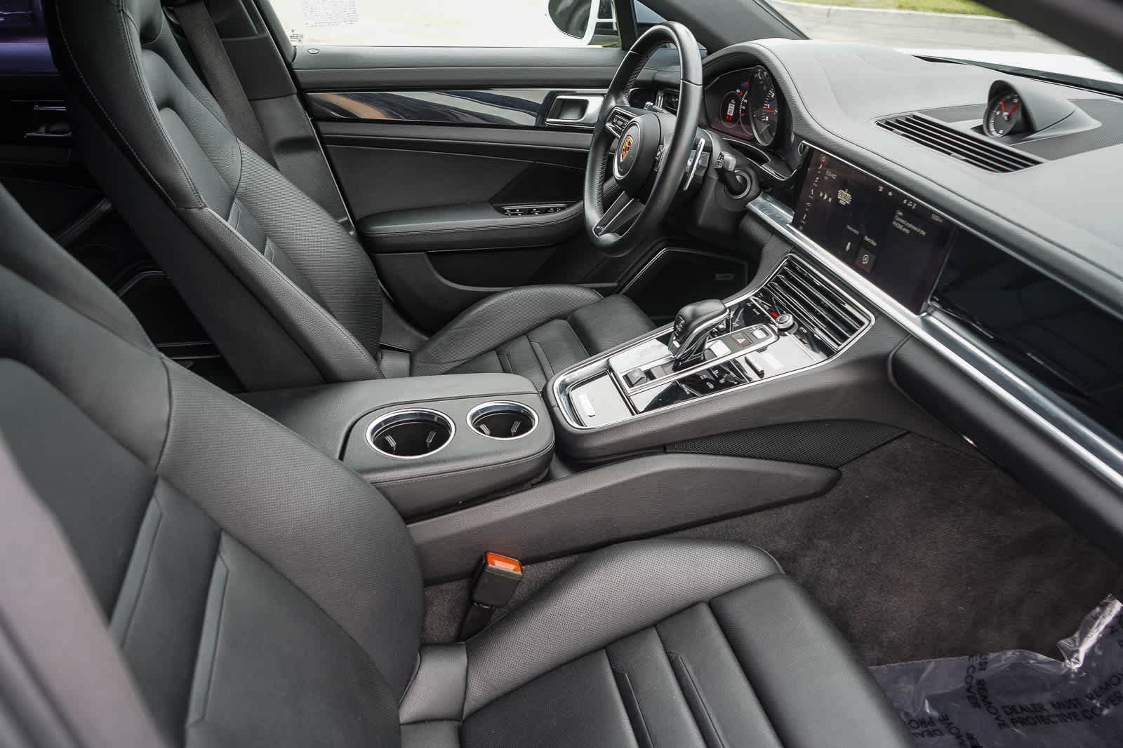 Thumbnail: 2021 Porsche Panamera - 16