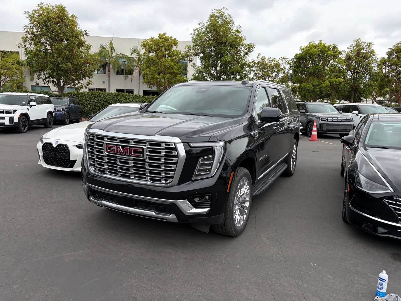 2025 GMC Yukon Denali AWD's photo