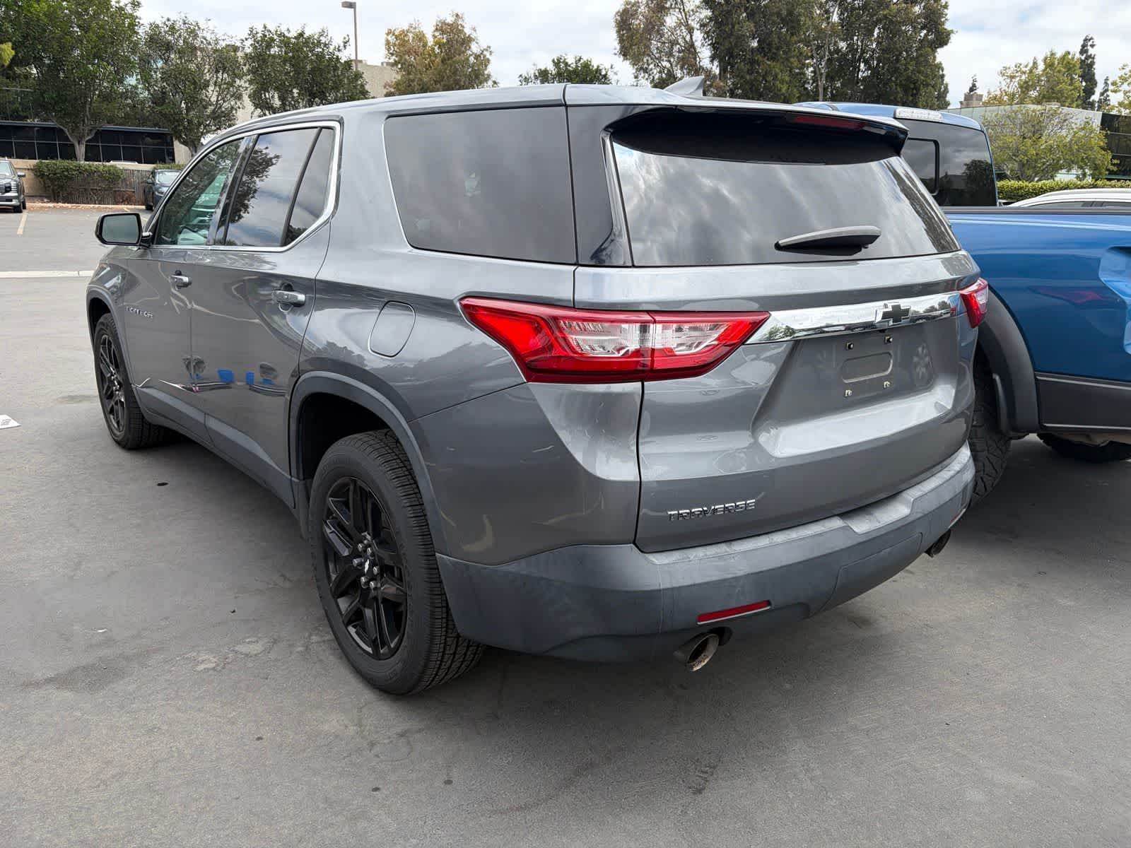 Thumbnail: 2018 Chevrolet Traverse - 3