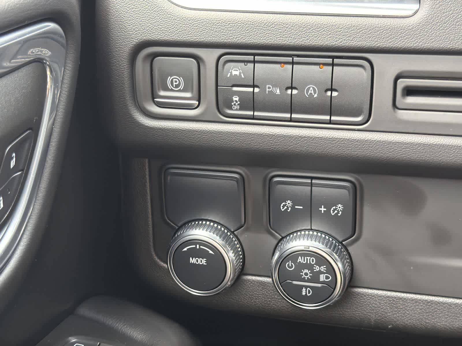 Thumbnail: 2023 GMC Yukon XL - 21