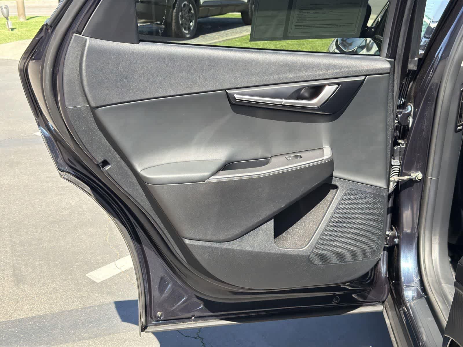 Thumbnail: 2022 Kia EV6 - 27