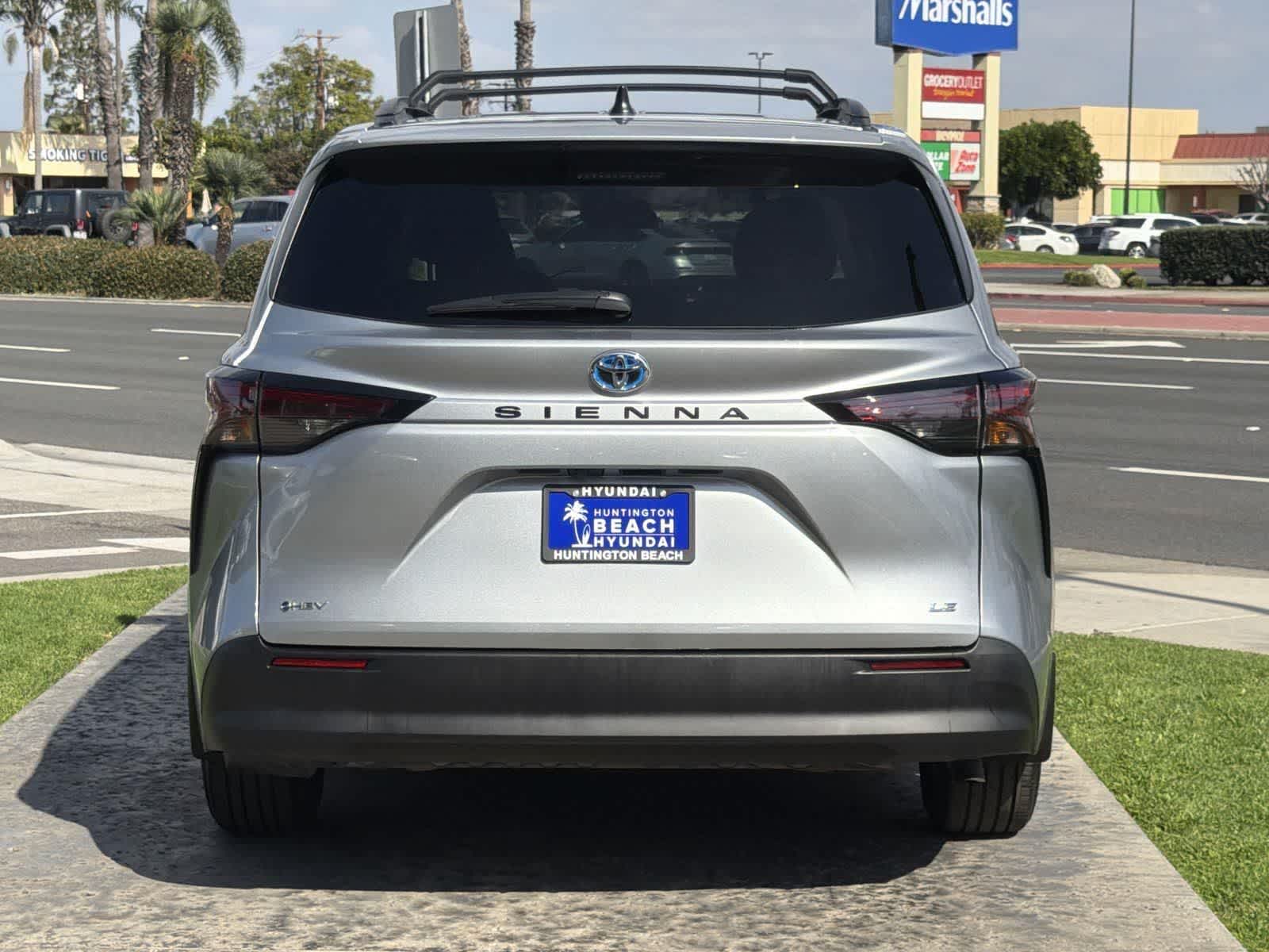 Thumbnail: 2025 Toyota Sienna - 5