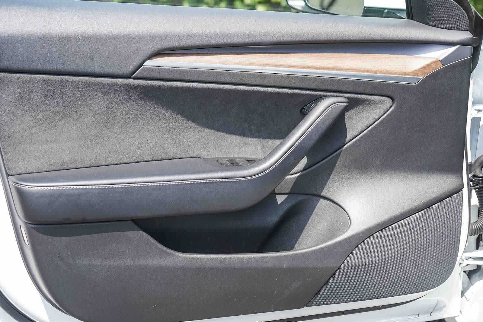 Thumbnail: 2022 Tesla Model 3 - 18