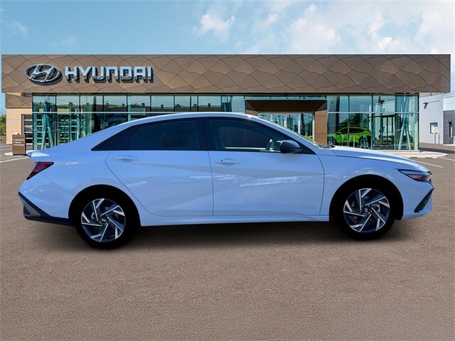 Thumbnail: 2025 Hyundai Elantra - 9