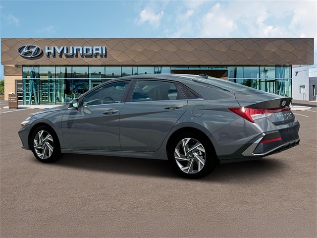 Thumbnail: 2025 Hyundai Elantra - 4