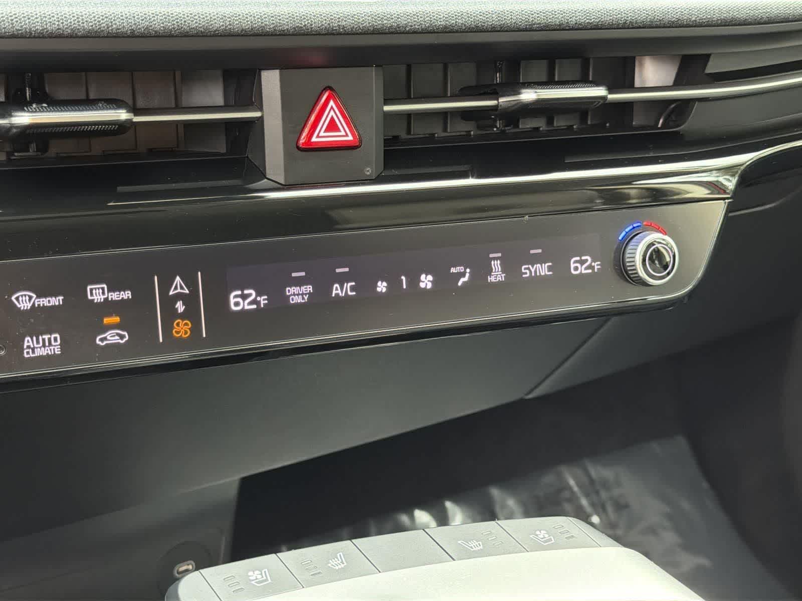 Thumbnail: 2023 Kia EV6 - 15