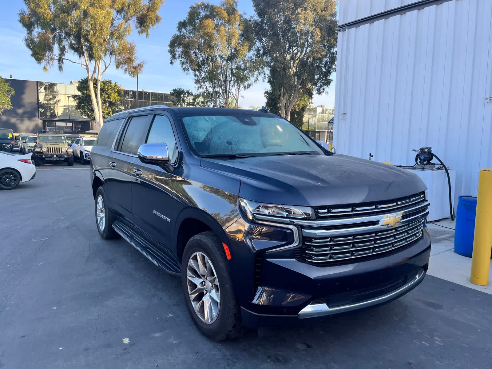 2023 Chevrolet Suburban Premier photo 2