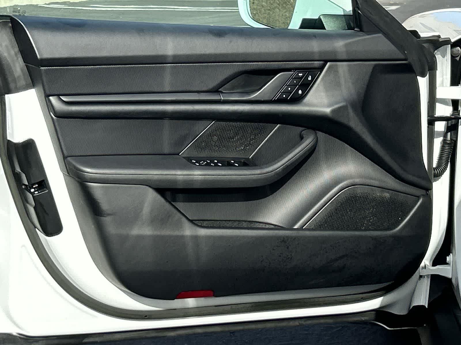 Thumbnail: 2023 Porsche Taycan - 23