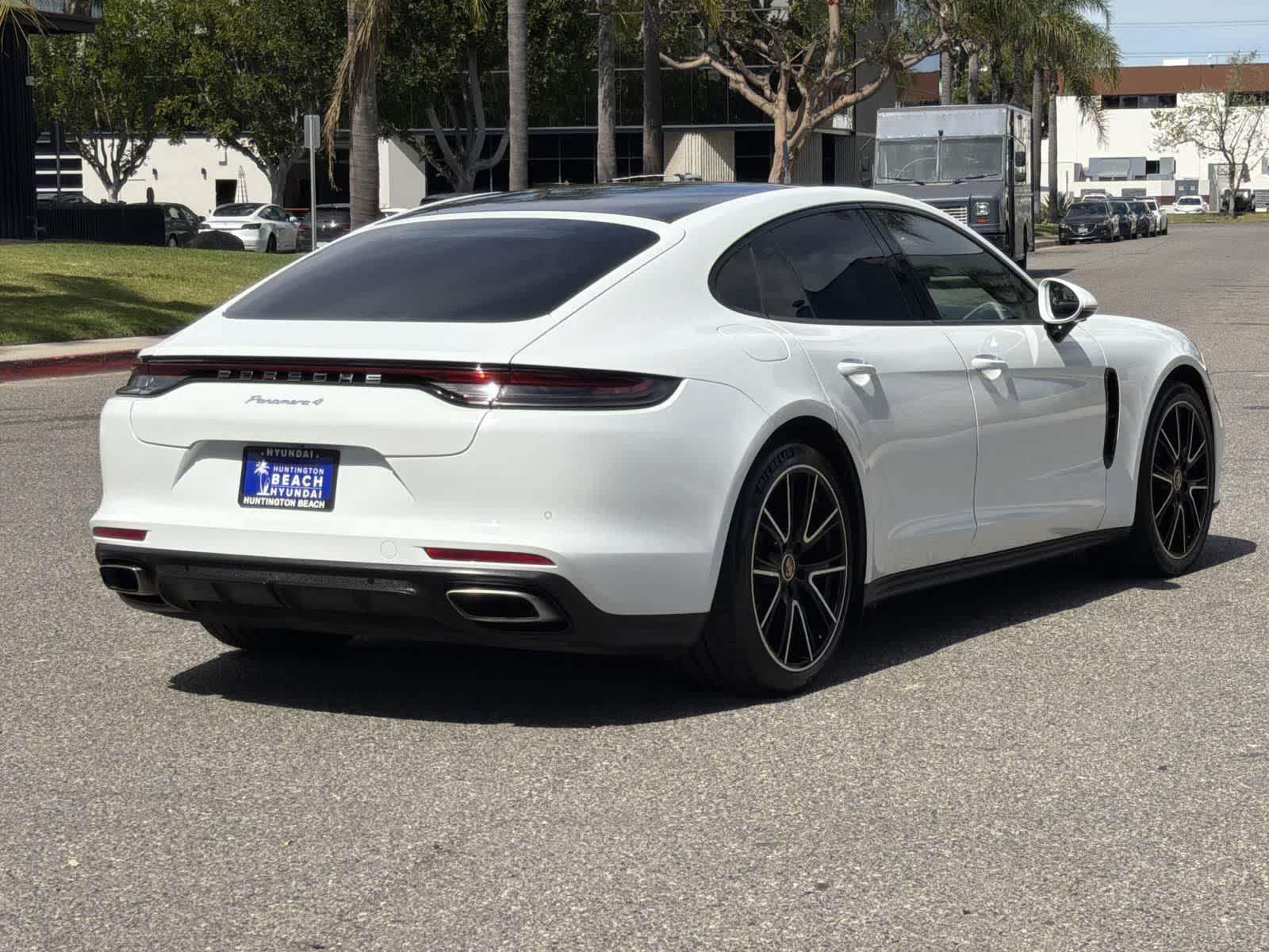 Thumbnail: 2021 Porsche Panamera - 6