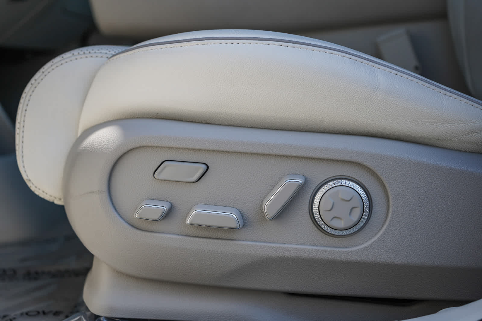 Thumbnail: 2023 Genesis GV60 - 23