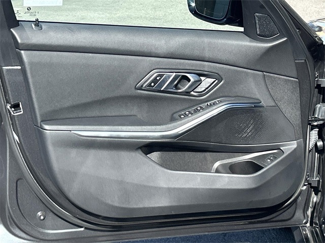 Thumbnail: 2021 BMW 3 Series - 29