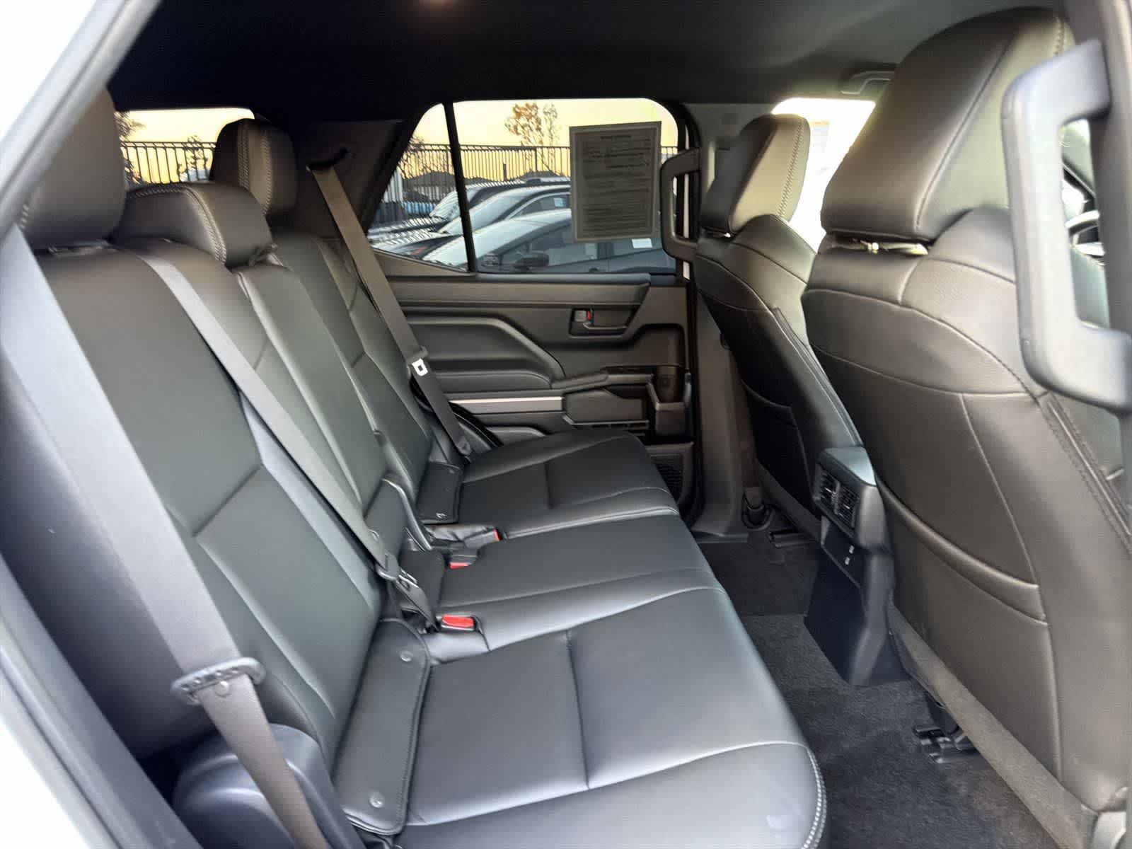 Thumbnail: 2025 Toyota 4Runner - 32