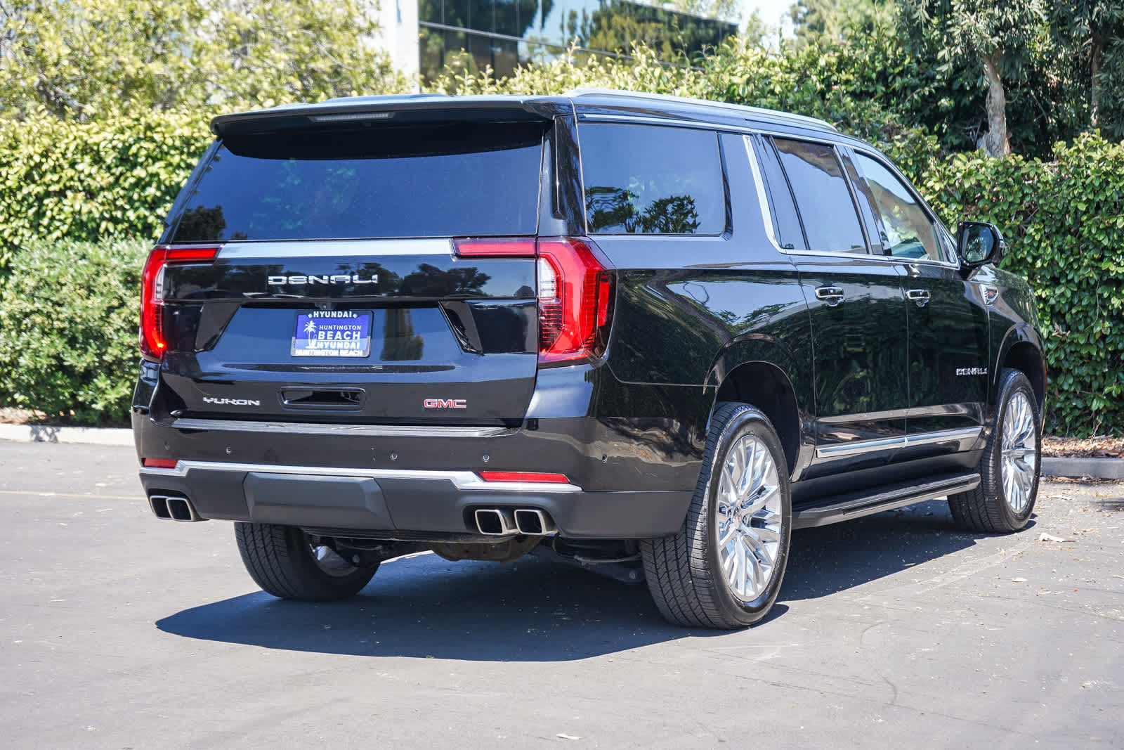 Thumbnail: 2025 GMC Yukon XL - 6