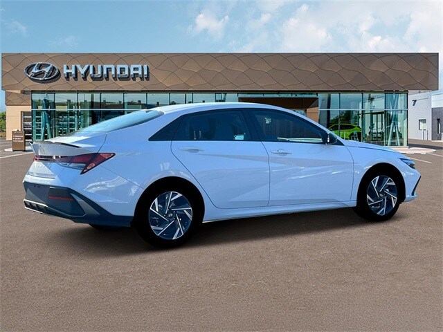 Thumbnail: 2025 Hyundai Elantra - 8