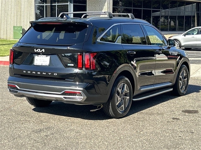Thumbnail: 2022 Kia Sorento - 4