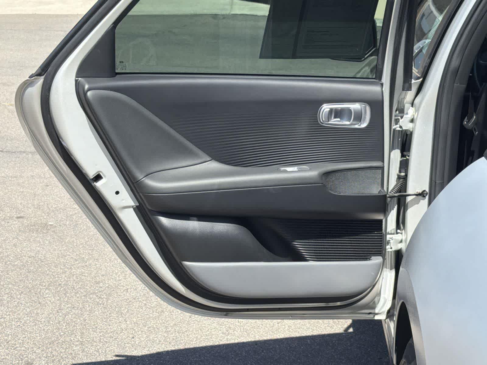 Thumbnail: 2023 Hyundai Ioniq 6 - 26