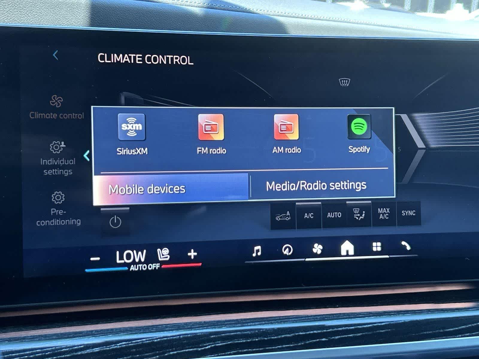 Thumbnail: 2023 BMW 7 Series - 22