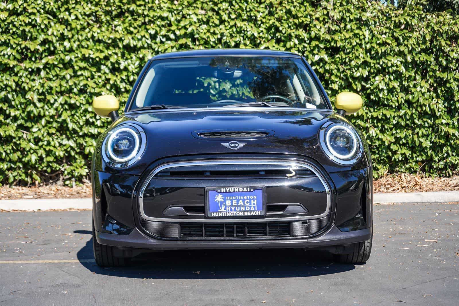 Used 2022 MINI Hardtop 2 Door SE with VIN WMW13DJ08N2R00672 for sale in Huntington Beach, CA
