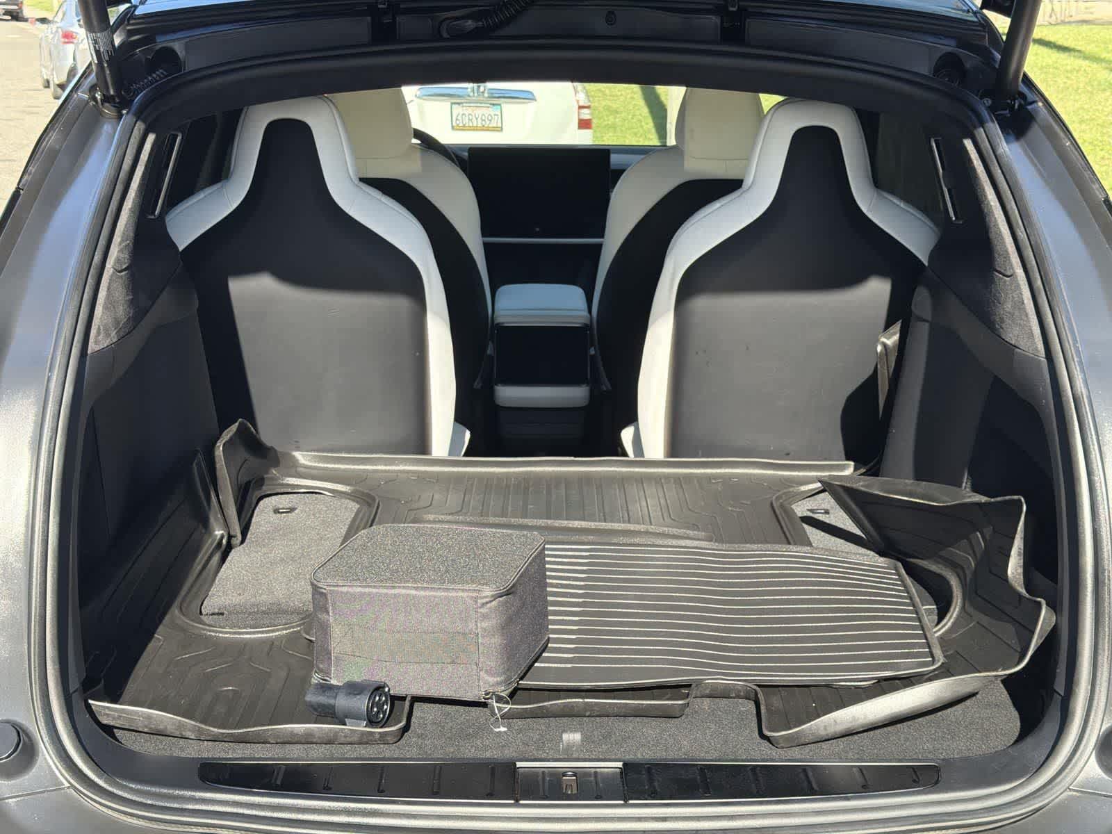 Thumbnail: 2022 Tesla Model X - 31