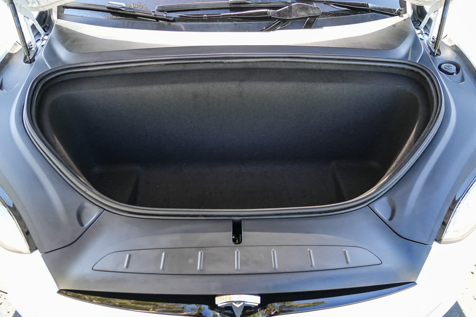 Thumbnail: 2023 Tesla Model X - 26