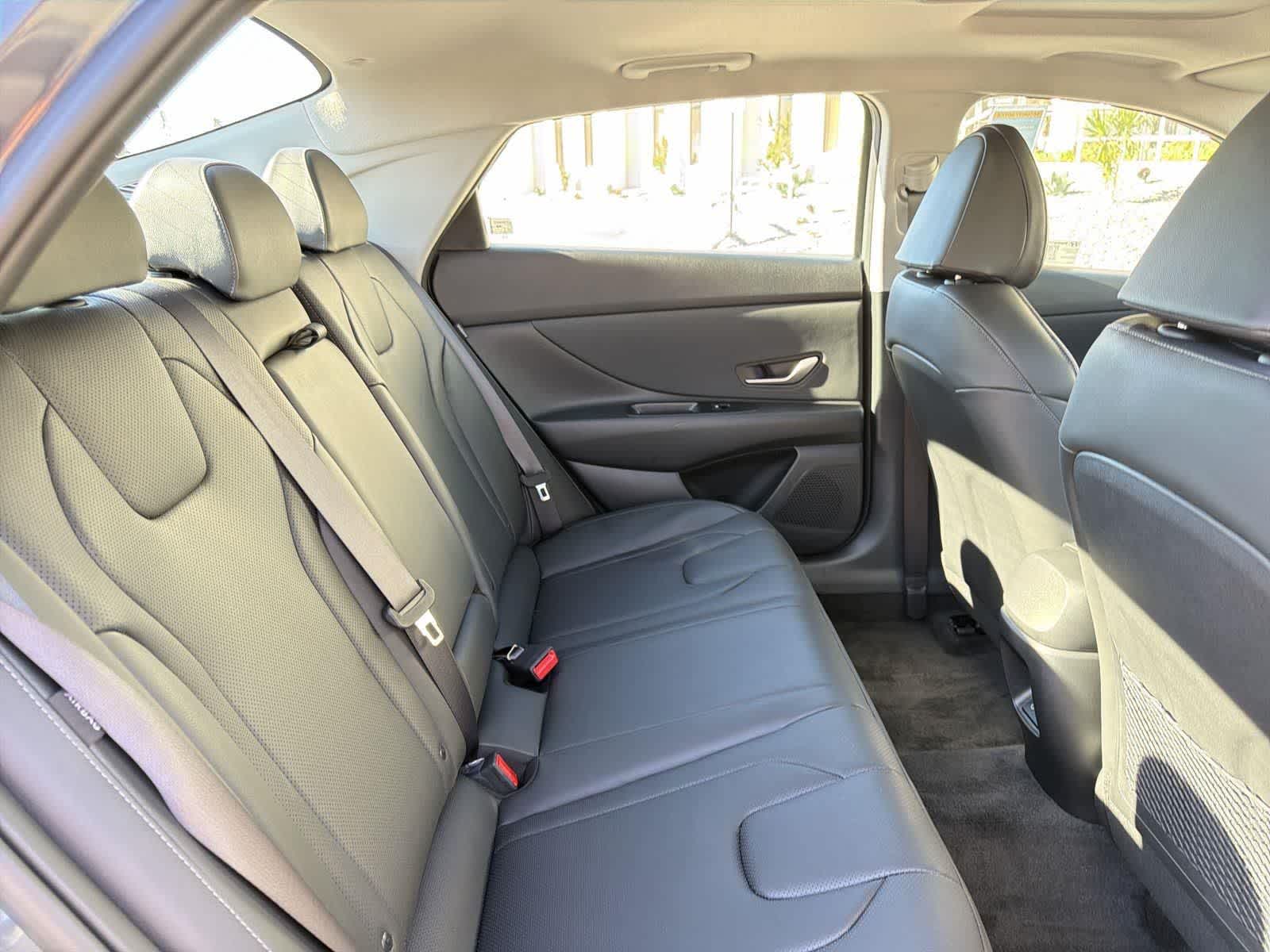 Thumbnail: 2025 Hyundai Elantra - 32